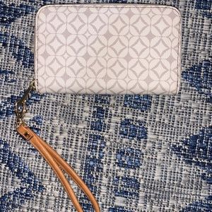 FOSSIL wristlet